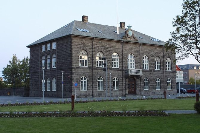 Reykjavik Sightseeing Tour - The guides make or break the experience