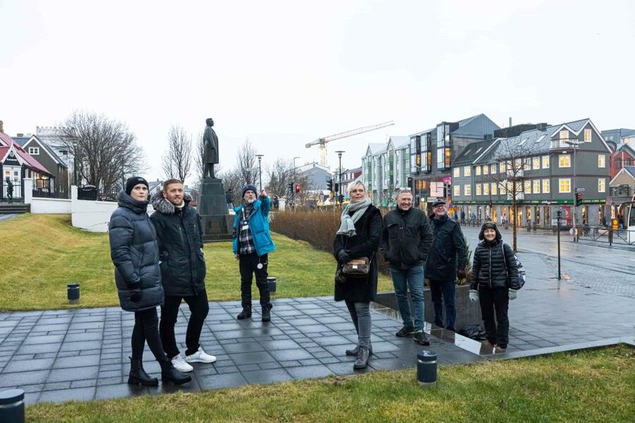Reykjavik: Sightseeing Walking Tour with a Viking - Stories, mythology, and a small Icelandic language lesson