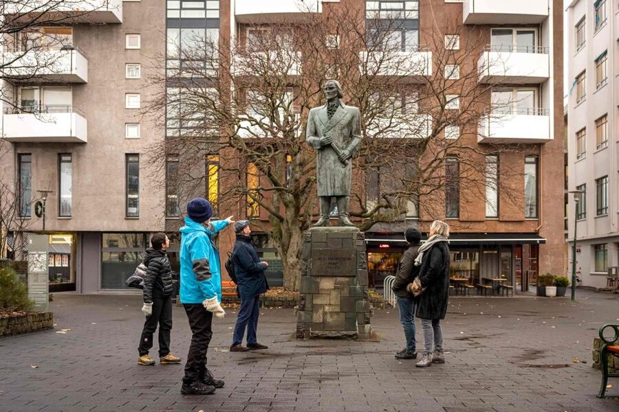 Reykjavik: Sightseeing Walking Tour with a Viking - Why this makes sense as your first Reykjavik activity