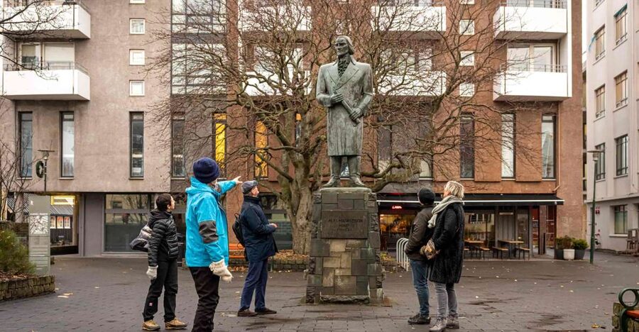 Reykjavik: Sightseeing Walking Tour with a Viking - Alþingi: a short stop with national importance