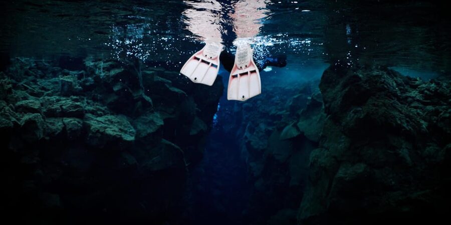Reykjavík: Silfra Fissure Snorkeling between Two Continents - Hot cocoa, cookies, and the outdoor changing problem