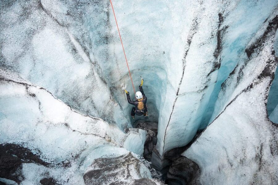 Reykjavík: Sólheimajökull Glacier Hike & Ice Climbing Intro - Transport, timing, and the small-group advantage