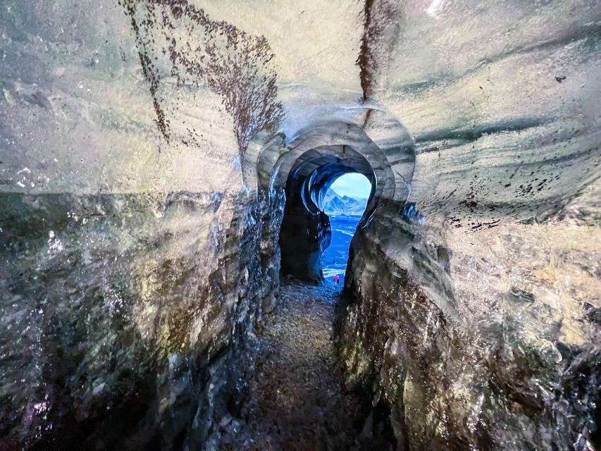 Reykjavik: South Coast and Katla Ice Cave Small Group Tour - Guide quality and group atmosphere