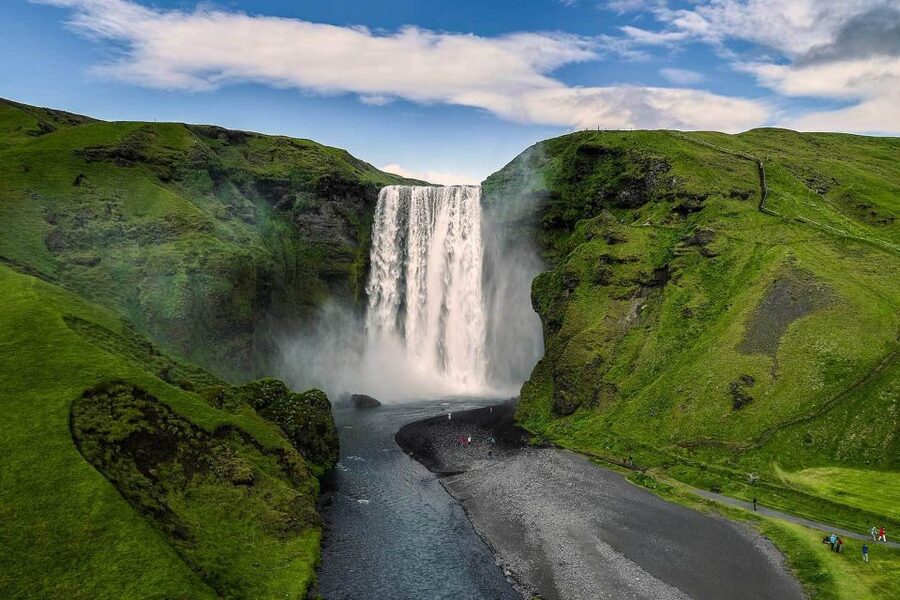 Reykjavik: South Coast, Diamond Beach, and Jökulsárlón Tour - Jökulsárlón: the reason to travel so far east