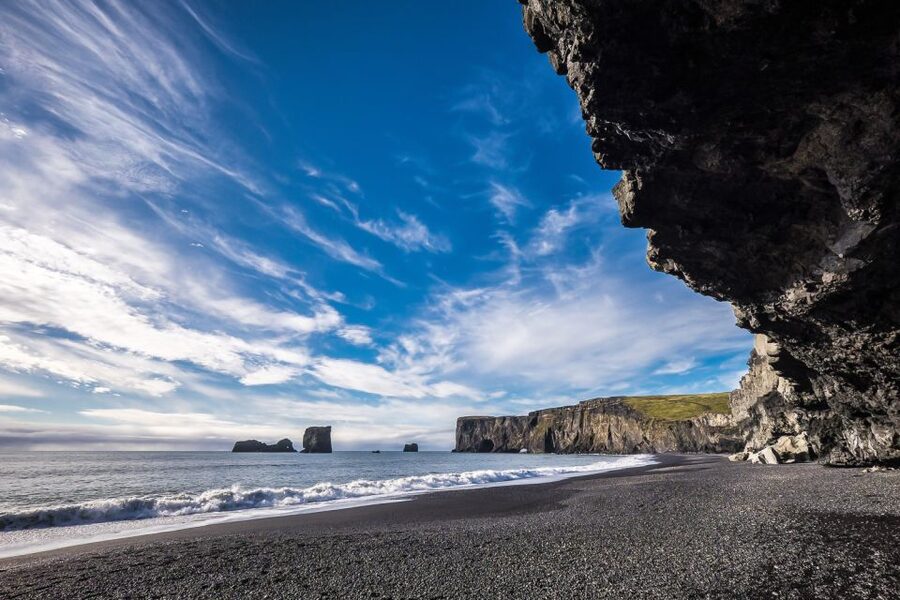 Reykjavík: South Coast Waterfalls, Black Sand & Glacier Tour - Lunch and a pause in Vík