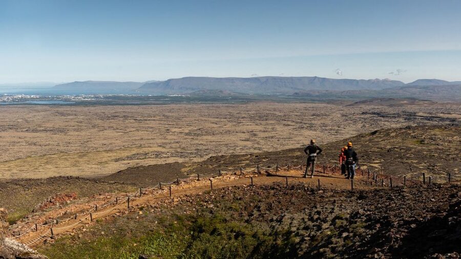 Reykjavik: Thrihnukagigur Volcano Guided Hiking Day Trip - The 10-minute descent into the volcano