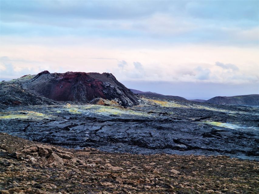 Reykjavík: Volcano Eruption Site and Reykjanes Hiking Tour - Gunnuhver’s mud pots and steam vents