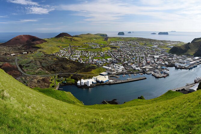Reykjavik - Westman Islands (Bus transfer to Landeyjahöfn) - Who should book this connection