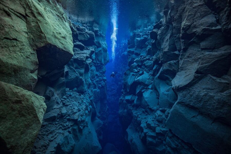 Silfra: Diving Between Tectonic Plates - Silfra Hall: Clarity Becomes the Main Event