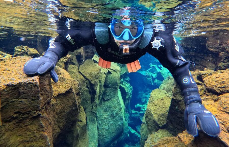Silfra: Fissure Snorkeling Tour with Underwater Photos - Who should book this Silfra tour?