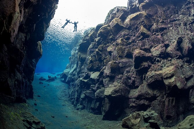 Silfra: Hot and Cold Snorkeling and Spa Tour - Self Drive - Why the six-person group matters