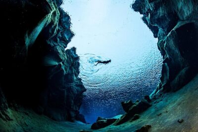 Snorkeling Between Tectonic Plates – Meet on Location