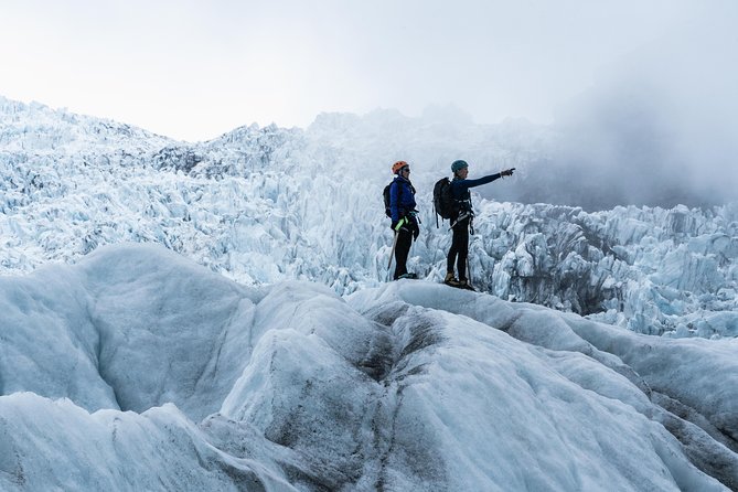 Skaftafell: 4h Small Group Glacier Hike with Guide and Transfer - Meeting at Freysnes and preparing for the ice