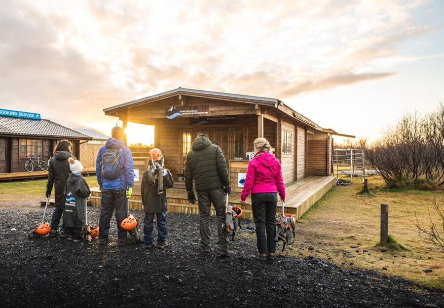 Skaftafell: Blue Ice Glacier Hike on Vatnajökull - Who should book this Falljökull hike?
