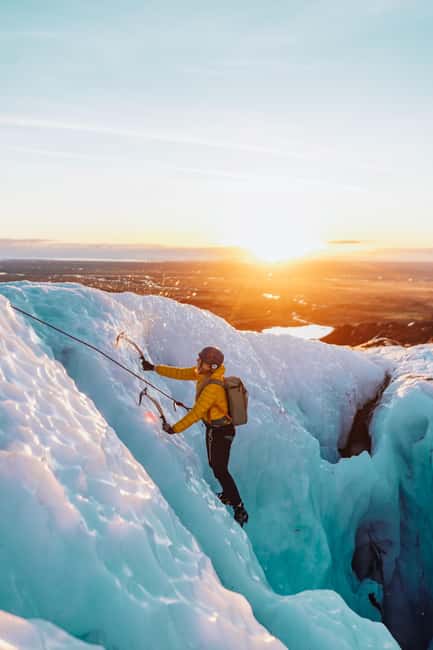 Skaftafell: Glacier Hike & Ice Climbing Adventure - Walking onto Vatnajökull