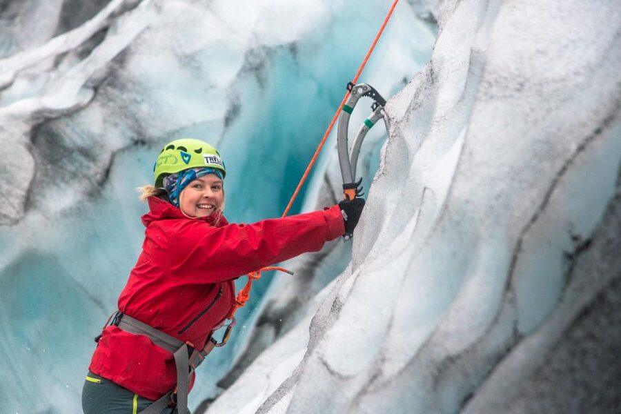 Skaftafell National Park: Falljokull Ice Climb and Hike - The fifteen-minute walk to the ice