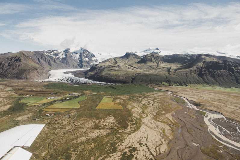 Skaftafell Nature Reserve: Highlights Scenic Airplane Tour - Takeoff and the first views