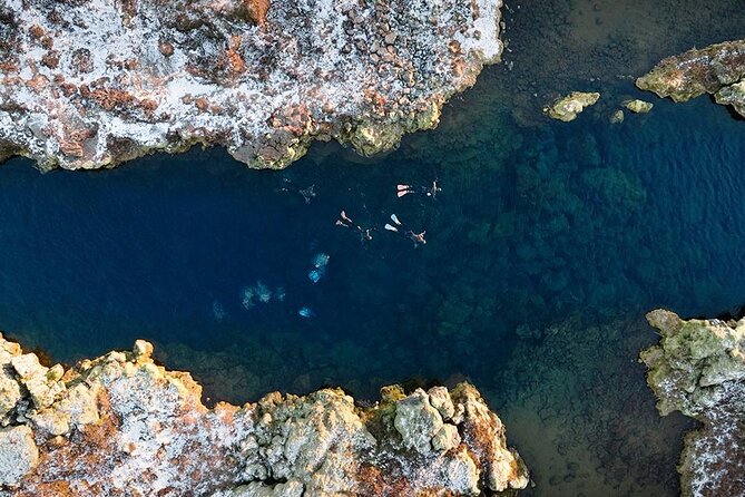 Snorkel the Silfra Fissure-Meet on Location (Free Photos & Cocoa) - The waiting time and group size question