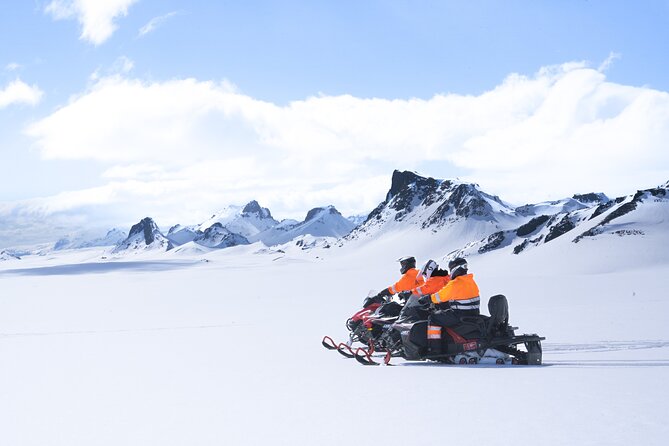 Snowmobiling on Langjökull Glacier from Geysir Area - A simple safety briefing before the ride