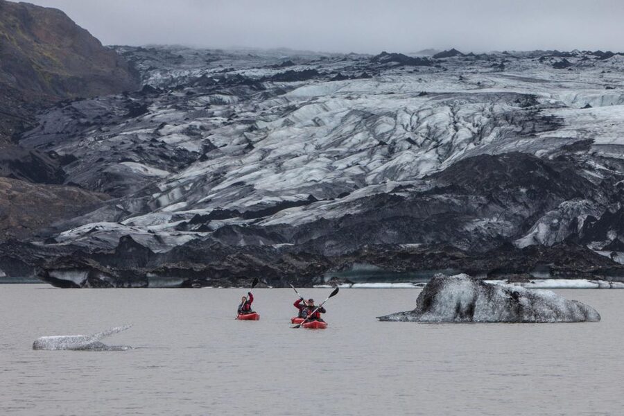 Sólheimajökull: Guided Kayaking Tour on the Glacier Lagoon - Reaching the glacier from the water