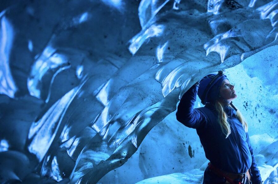 South Coast Iceland: 2-Day Blue Ice Cave & Jokulsarlon Tour - The overnight stop and a chance at the aurora