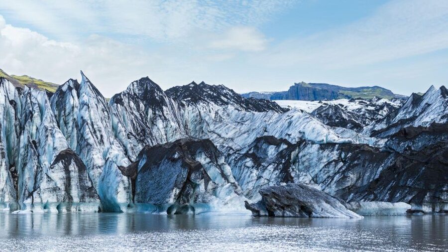 South Coast of Iceland. Black beach, glaсier, waterfalls... - Sólheimajökull: the day’s most demanding stop