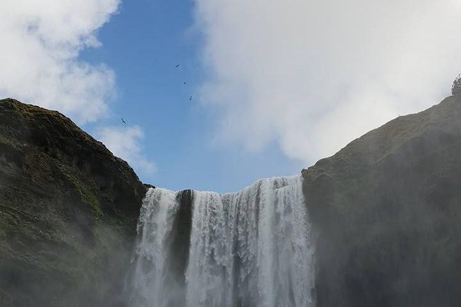 South coast Of Iceland- Private tour - Skógafoss: a powerful first stop