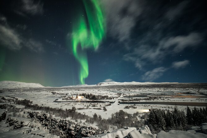 South Iceland Highlights and Northern Lights Combo Full-Day Tour - Vík: lunch in the middle of the route