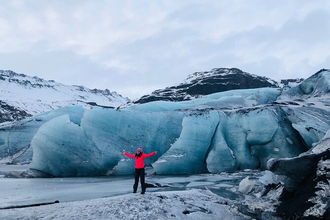 South Iceland Highlights and Northern Lights Combo Full-Day Tour - Sólheimajökull: a short walk with a large lesson