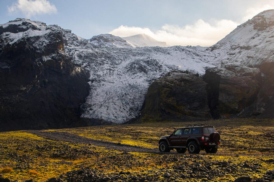 Super Jeep Private tour in Þórsmörk - Walking inside the canyon