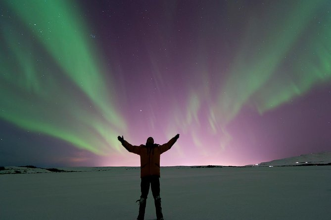The Golden Circle & Northern Lights Guided Combo tour - The northern lights search: patience matters