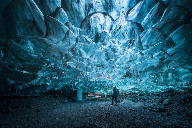The Original Ice Cave Tour in Jökulsárlón Glacier Lagoon - The 4x4 ride to the glacier base