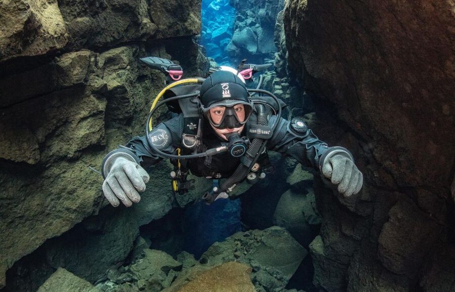Thingvellir: Silfra Fissure Diving with Optional Pickup - Medical and physical requirements