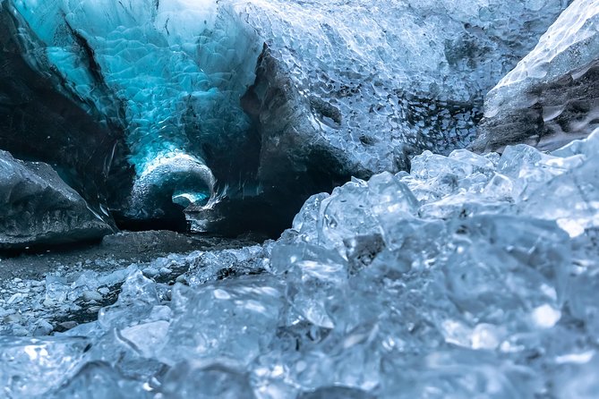 Treasure Iceland - Ice Cave Discovery - The jeep transfer into rougher country