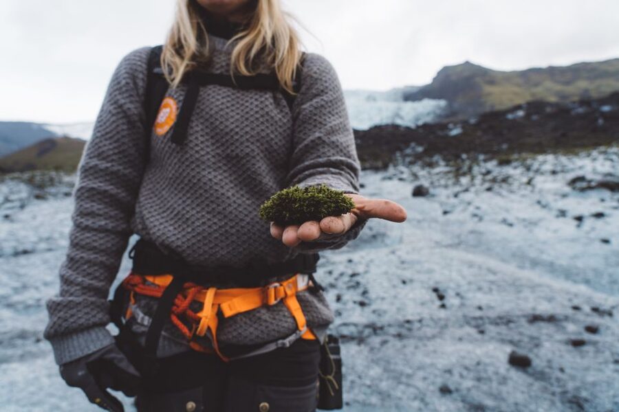 Vatnajökull: Short Glacier Encounter Walk with 4x4 Transfer - What to bring for a better day on the ice
