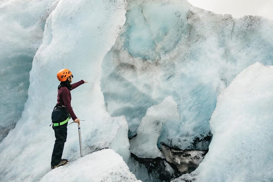 Vik: Guided Sólheimajökull Glacier Hike - The 30-minute walk to the glacier