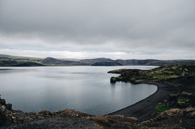 Volcano Tour on Reykjanes Peninsula Including Icelandic Snacks - A compact tour with a useful route from Reykjavik