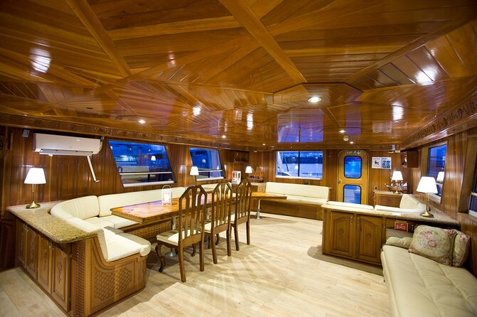 Whale Watching Cruise on a Yacht in Reykjavik - What the yacht is like onboard